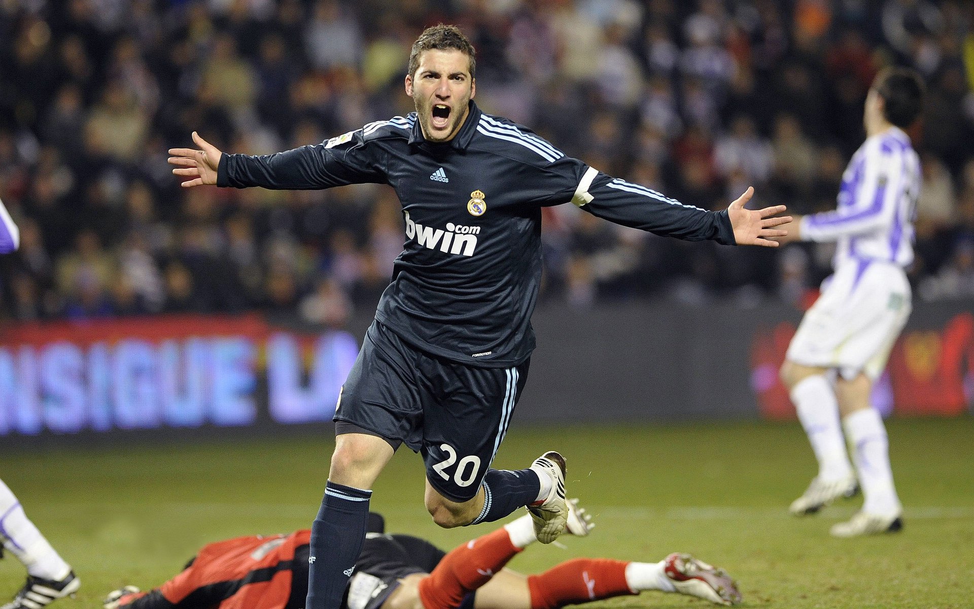 中国体坛年度颁奖典礼群星闪耀，中国体坛风云人物典礼颁奖词